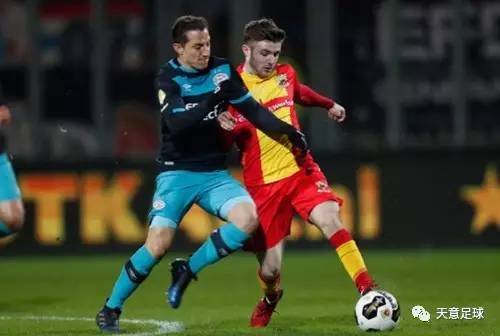 场上拼搏的 场上拼搏的